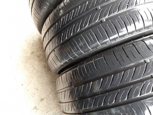 ยางDUNLOP 205 55R16 ปี2015 สภาพสวยมากๆ ดอกเยอะเยอะมากๆ ไม่มีปะคุ้มสุดๆไม่แพง