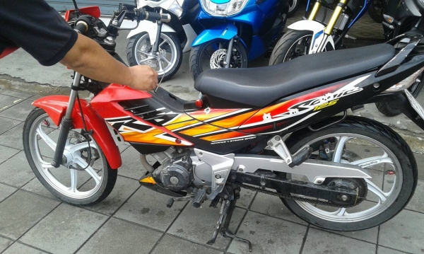 ขาย Honda Sonic 125 ปี 48 กุญแจใหญ่ สตาร์ทเท้า เครื่องดีเดิมๆ ควันไม่ไหล ชุดสีดีเดิมๆ เล่มพร้อมชุดโอน