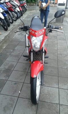 ขาย Honda Sonic 125 ปี 48 กุญแจใหญ่ สตาร์ทเท้า เครื่องดีเดิมๆ ควันไม่ไหล ชุดสีดีเดิมๆ เล่มพร้อมชุดโอน