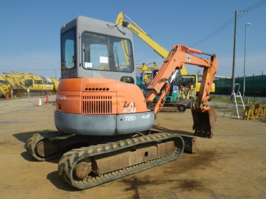 Hitachi ZX40U เก่าญี่ปุ่น ตู้เก๋ง เครื่อง Isuzu สนใจโทร 081-858-1834 แบงค์