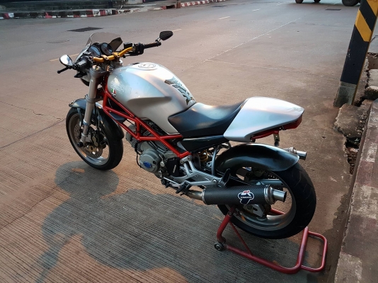 ขายคับ DUCATI M400 ปี2001 ของแต่งล้น ชิวหน้าแต่ง ท่อคู่แต่ง แฮนด์แต่ง บังโคลนหน้าหลังเคฟล่า กระจกปลายแฮนด์ ครอบท้าย อินวอยส์ สรรพสามิตร ราคา 83500 บาท ส่งได้ทั่วไทยคับ สนใจติดต่อ 081-0578282 FACEBOOK ชาญณรงค์ ป๊อป ชัยอมฤต ไอดีไลน์ POPBIGBIKESAKON คับ สนใจ