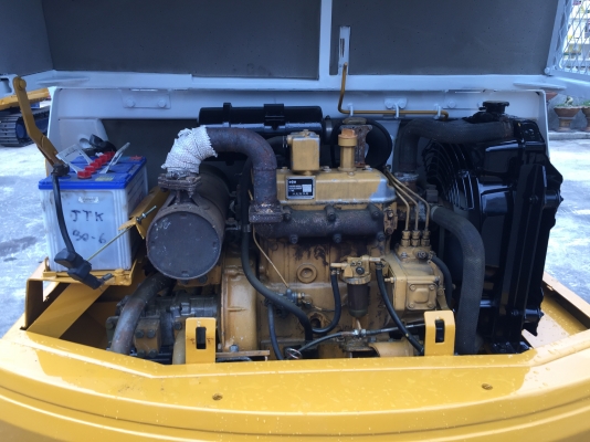 รถขุด Komatsu PC30-5 มึเก๋ง มือสองนำเข้าจากญี่ปุ่น ทำสีใหม่ พร้อมใช้งาน