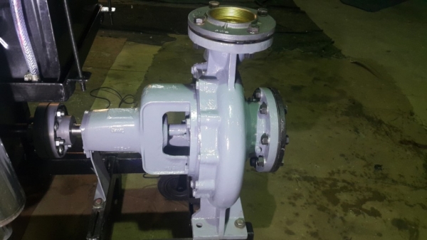 เครื่องสูบนํ้าขนาดใหญ่ประกอบใหม่