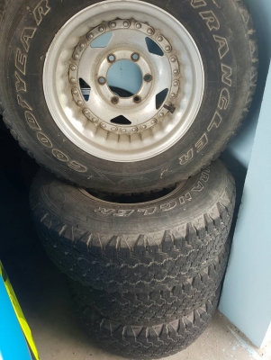 ขายครับ  ล้อ CENTER LINE ล้อพร้อมยาง (ยางแถมนะครับ) ด่วนๆ