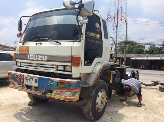 ขายสิบล้อหัวลาก ISUZU 2เพลาเครื่องEK100เกียร์ฟลูเลอร์