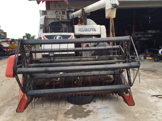 ขายรถเกี่ยวข้าวคูโบต้าราคา455000บาทครับติดต่อ0862465934