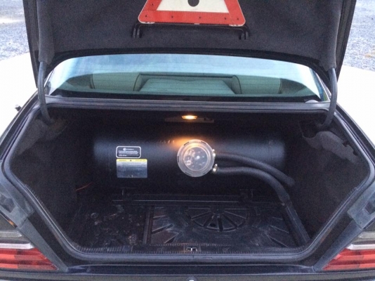 ขาย benz E280 สีดำ ปี91 เครื่องJ LPG ภายในสวย ขาย benz E280 สีดำ ปี91 เครื่องJ LPG ภายในสวย