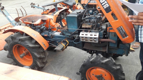 ขายรถไถคูโบต้าB6000 รถเก่านอกยังไม่เคยใช้งานในเมืองไทยคับ