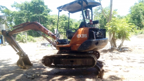 ขายแบคโฮ HITACHI EX35 สภาพพร้อมใช้งาน สนใจติดต่อ 086-3719936