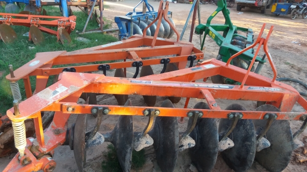 ผาล6ใบ26ส่รถไถฟอร์ดหรือรุ่นm70-90แรง ผาล6ใบ26ส่รถไถฟอร์ดหรือรุ่นm70-90แรง