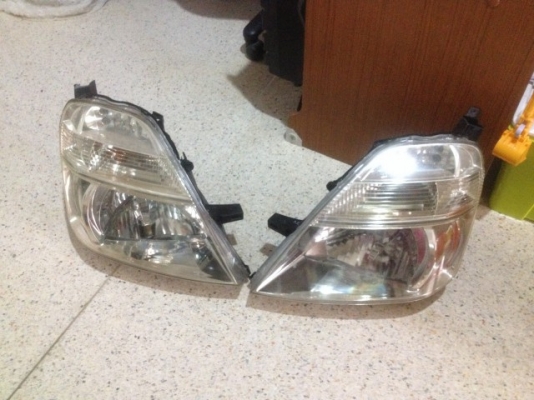 ไฟหน้า HONDA STREAM เป็นซีน่อนเเท้โรงงานเก่าญี่ปุ่นขาหัก1ข้างตามสภาพครับ