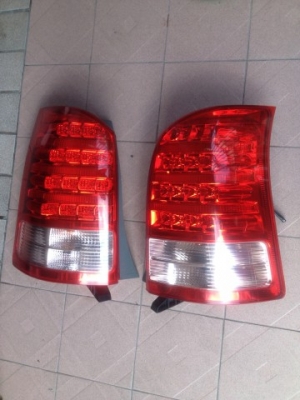 ไฟท้าย TOYOTA WISH LED 4 เเถวเก่าญี่ปุ่นเเท้สภาพสวยคู่ละ