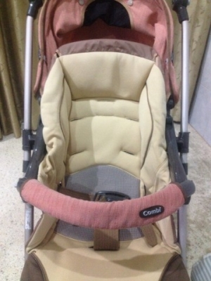 รถเข็น COMBI รุ่น RICCO W เก่าญี่ปุ่นเเท้สภาพสวยๆสียังสดครับ รถเข็น COMBI รุ่น RICCO W เก่าญี่ปุ่นเเท้สภาพสวยๆสียังสดครับ