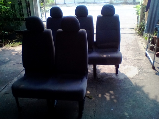 เบาะรถตู้