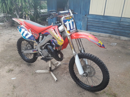 2002 cr125