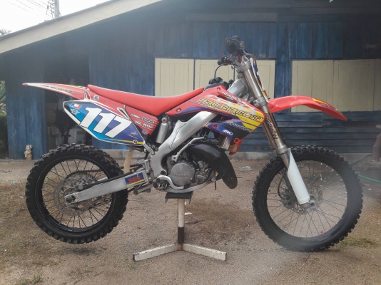 2002 cr125