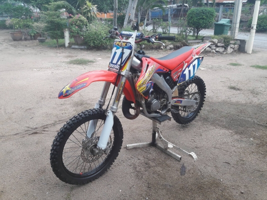2002 cr125