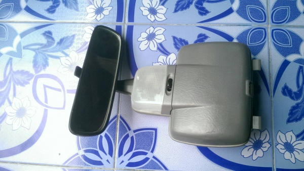 กระจกมองหลังในเก๋ง เก่าญี่ปุ่น