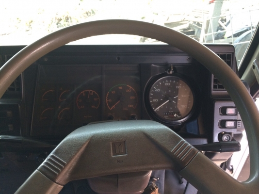 ขาย Rocky 210 วางเครื่อง P11C 330 แรง ผ้าเบรคใหญ่ มีระบบลากพ่วง คานหน้า deca เกียร์ Rockwel กระบะต่อใหม่ ยางใหม่ 10 เส้น หัวนอก แจ้งลงเล่มหมดแล้ว  สนใจ โทร 0824691806