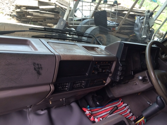 ขาย Rocky 210 วางเครื่อง P11C 330 แรง ผ้าเบรคใหญ่ มีระบบลากพ่วง คานหน้า deca เกียร์ Rockwel กระบะต่อใหม่ ยางใหม่ 10 เส้น หัวนอก แจ้งลงเล่มหมดแล้ว  สนใจ โทร 0824691806