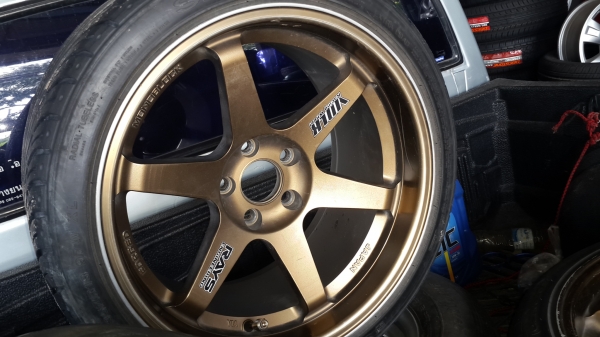 แม็กte37ขอบ 18 พร้อมยาง