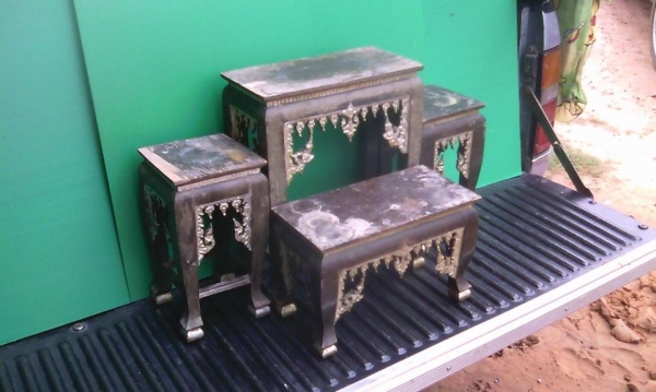 โต๊ะหมู่  4 ตัว