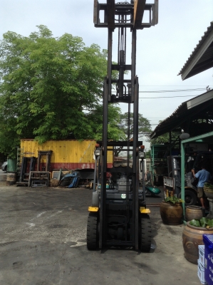 +++ ขายโฟล์คลิฟท์  KOMATSU FD25-16  ขนาด  2.5  ตัน  เครื่องยนต์ดีเซล  เสา  4  เมตร  3  ท่อน ไซด์ชิพ  เกียร์ออโตเมติค  ยางตัน