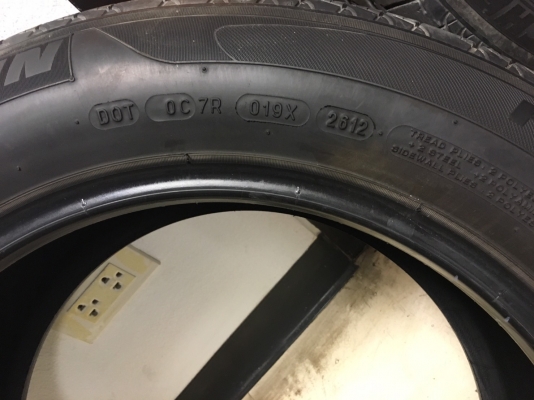ยาง michelin primacy lc 205/60r16  ปี2012 สภาพสวยมากๆ ดอกเยอะเยอะมากๆ ไม่มีปะ ถอดจากรถแฟน ราคาถูกๆ ต่อรองได้ครับ