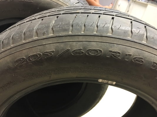 ยาง michelin primacy lc 205/60r16  ปี2012 สภาพสวยมากๆ ดอกเยอะเยอะมากๆ ไม่มีปะ ถอดจากรถแฟน ราคาถูกๆ ต่อรองได้ครับ
