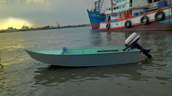 ขายเรือใหม่ 11ฟุต พร้อมเครื่อง yamaha 8แรง