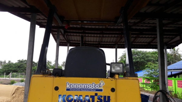 ขาย แทรคเตอร์ KOMATSU D20P-7E สภาพดี เครื่องดี  โซ่ดี  พร้อมใช้ สนใจโทร 089-3818694 ดวงนภา