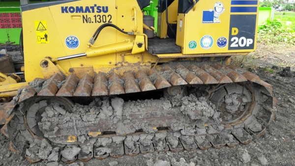 ขาย แทรคเตอร์ KOMATSU D20P-7E สภาพดี เครื่องดี  โซ่ดี  พร้อมใช้ สนใจโทร 089-3818694 ดวงนภา