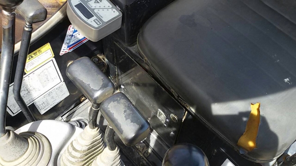 ขายรถแบคโฮ MITSUBISHI MM30 SR เครื่อง S3L คอนโทลสั้น แทรคเหล็ก ปั๊มนิ้ว เครื่องดี ปั๊มดี เอวแน่น รถเก่าญี่ปุ่น ติดต่อ089-7949488