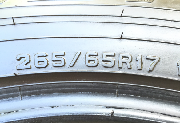 ยาง FALKEN 265 65 17 กลางปี14 ดอกเต็ม เนื้อนิ่มๆ ไม่มีปะ ราคาไม่แพง