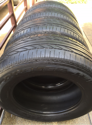 ยาง Bridgestone 265 60 18 ปี14 ดอกเยอะ ไม่มีปะ ราคาไม่แพง