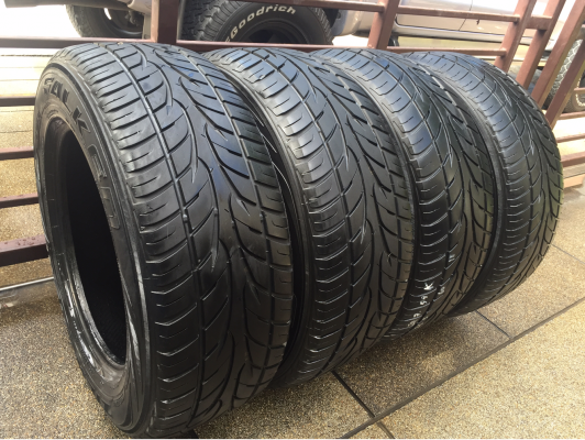 ยาง FALKEN 265 60 18 ปลายปี12 ดอกเต็ม ไม่มีปะ ราคาไม่แพง