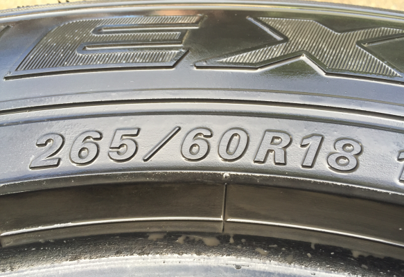 ยาง FALKEN 265 60 18 ปลายปี12 ดอกเต็ม ไม่มีปะ ราคาไม่แพง