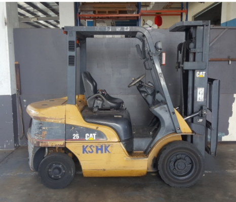 ขายรถ Used CAT Forklift นำเข้า 2.5 ตัน ดีเซล เสา 3 ท่อน เข้าตู้ 4.3 เมตร งา 1.2 เมตร