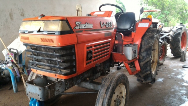 ขายรถไถ KUBOTA L1-235 ราคา 65,000  มีบริการขนส่งทั่วไทย DC Tractor Rayong 0818618678,0899347475 https://www.facebook.com/DC-Tractor-Rayong-307154532717928/shop?ref=page_internal&amp;rid=307154532717928&amp;rt=9 id line=081-8618678 id line=089-9347475