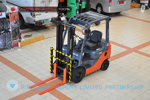 ขายรถโฟล์คลิฟท์มือสอง TOYOTA รุ่น 8FG15-13043 ราคา 255,000 บาท นำเข้าจากประเทศญี่ปุ่น 100\% ไม่เคยใช้งานในไทย