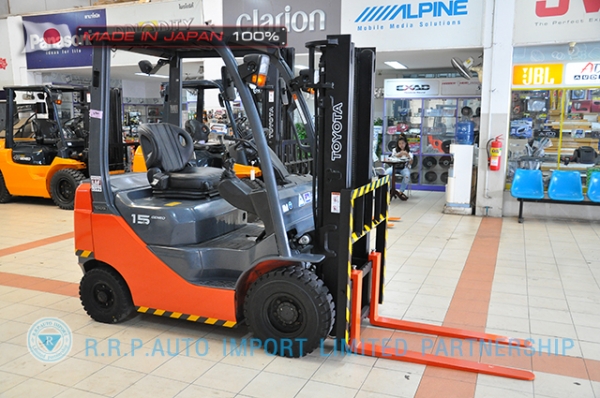 ขายรถโฟล์คลิฟท์มือสอง TOYOTA รุ่น 8FG15-13043 ราคา 255,000 บาท นำเข้าจากประเทศญี่ปุ่น 100\% ไม่เคยใช้งานในไทย