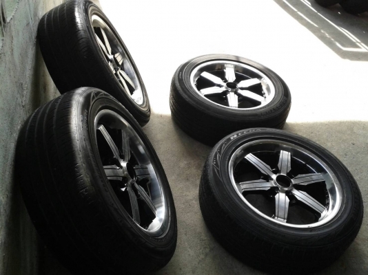 ขอบ17นิ้ว6รู พร้อมยาง สวยๆ 4 ล้อ ราคา 7900 บาท