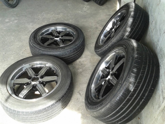 ขอบ17นิ้ว6รู พร้อมยาง สวยๆ 4 ล้อ ราคา 7900 บาท