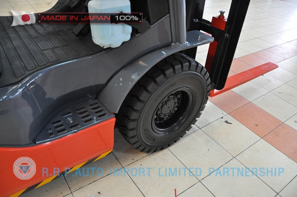 ขายรถโฟล์คลิฟท์มือสอง TOYOTA รุ่น 8FD15-33367 ราคา 385,000 บาท นำเข้าจากประเทศญี่ปุ่น 100\% ไม่เคยใช้งานในไทย