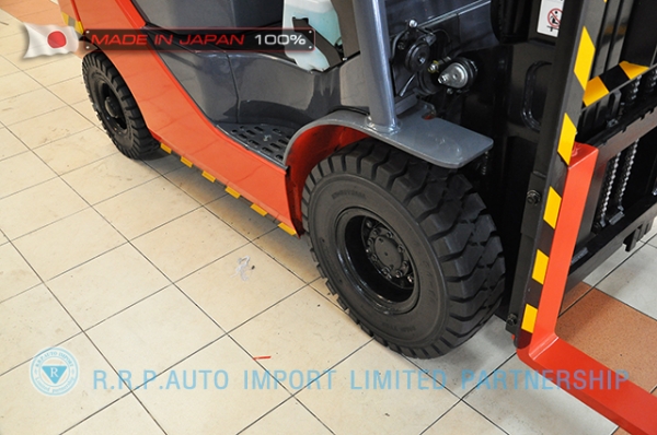 ขายรถโฟล์คลิฟท์มือสอง TOYOTA รุ่น 8FD15-33367 ราคา 385,000 บาท นำเข้าจากประเทศญี่ปุ่น 100\% ไม่เคยใช้งานในไทย