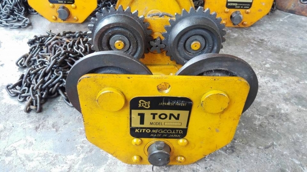 ** Sold ** รอกวิ่งบนรางแบบมีเกียร์ KITO 1000 kg. ของใหม่ 100\% ไม่เคยใช้งาน!!