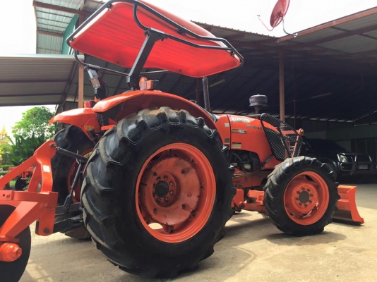 ขายรถไถ Kubota M7040 (4WD) พร้อมดันหน้า ผานพรวนช้าง รถสภาพเดิมๆ พร้อมใช้งานครับ
