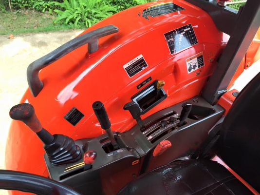 ขายรถไถ Kubota M7040 (4WD) พร้อมดันหน้า ผานพรวนช้าง รถสภาพเดิมๆ พร้อมใช้งานครับ