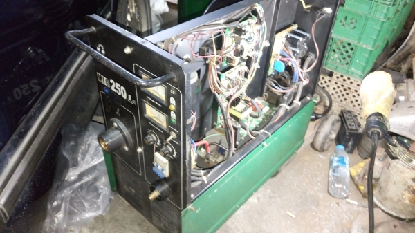 ขายเครื่องเชื่อม hitronic MIG250s  ใช้ไฟบ้าน220vเชื่อมเหล็ก,สแตลเลส,ปิเนียมอาก้อนได้