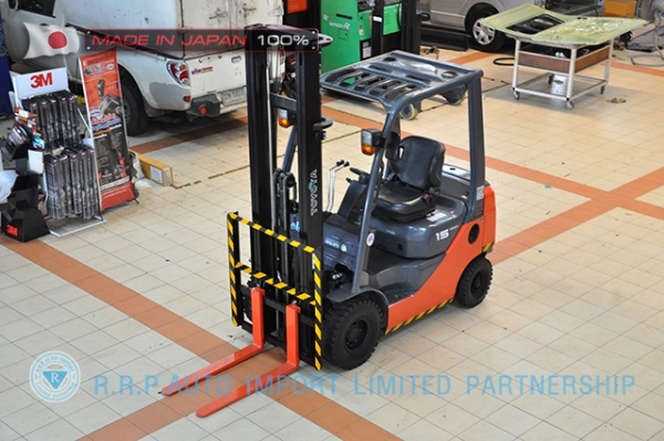 ขายรถโฟล์คลิฟท์มือสอง TOYOTA รุ่น  8FG15-30581 ราคา 285,000 บาท นำเข้าจากประเทศญี่ปุ่น 100\% ไม่เคยใช้งานในไทย